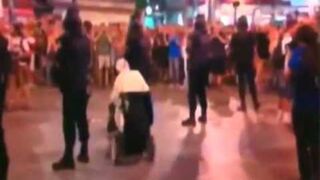 Elderly trolling the police in Madrid (Ridin' Dirty version)