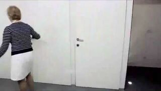 Niespodzianka w Damskiej Toalecie