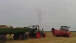 Praca na roli - Fajną zabawką