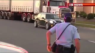Mini Cooper VS Policyjna Blokada
