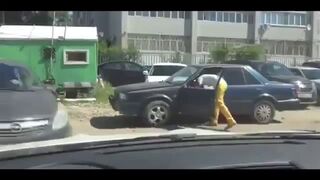 Zastawił mu AUTO - Potraktował go betonem!