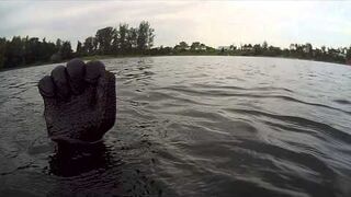 Sandacz atakuje nurka. Fatality!