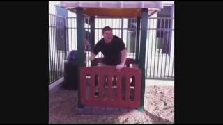 Ciągle chce być małym dzieckiem