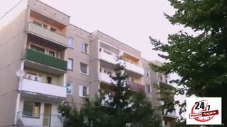 Kaskader w slipkach uciekał przed policją z balkonu na balkon