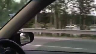 Tak się pisze SMSy na motorze