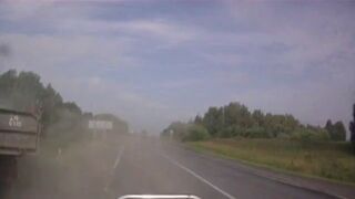Dwóch głupców wyprzedza trzech w rzędzie