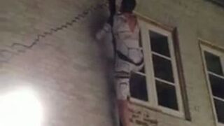 Wspinaczka po rynnie