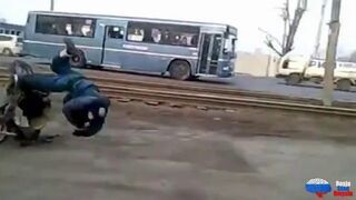 Rosyjski kaskader na skuterze