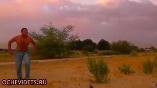 Skok do wody za kostki na głowę