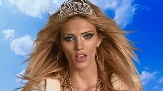 Anja Rubik w obciachowym klipie CHLEB