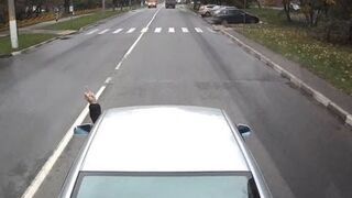 Nigdy nie pokazuj kierowcy tira środkowego palca