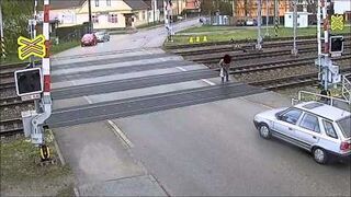 Pociąg potrącił emeryta