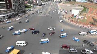 Duże skrzyżowanie bez świateł na Meskel, Addis Abeba