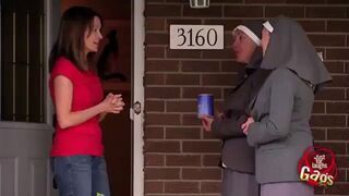 Żart ze zbiórką charytatywną Sióstr i striptizerem