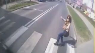 Awaryjne nagłe hamowanie autobusu w Słupsku