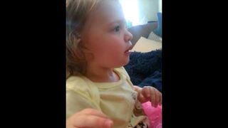 Zabawa w chowanego z niespodzianką - Zobacz reakcje córki!