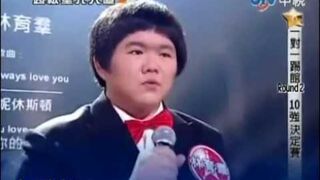 Zobacz jak zaśpiewał piosenkę Whitney Houston