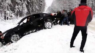 Rosja: Wzajemna pomoc na drodze