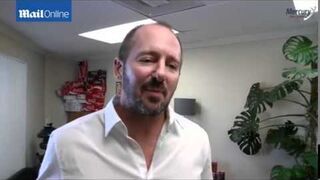 Facet pił dziesięć puszek coli dziennie przez 30dni. Zobacz jak się zmienił!