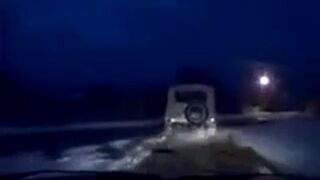 Zobacz jak Rosyjska policja ściga samochód!