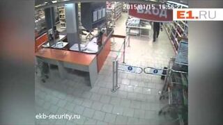 Jak ukraść szampana i wódkę ze sklepu, będąc niezauważonym