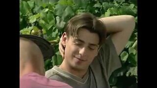 M jak miłość Marek zaprasza Pawła na jointa