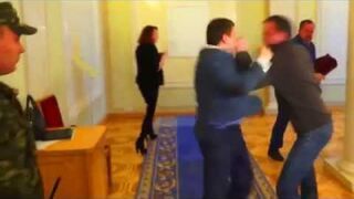 Bitka polityków w ukraińskim parlamencie