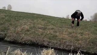 Skok przez rzekę