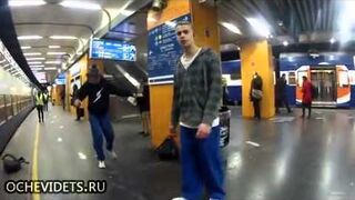 Breakdance na peronie!
