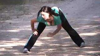 Jogging laski z dużymi piersiami