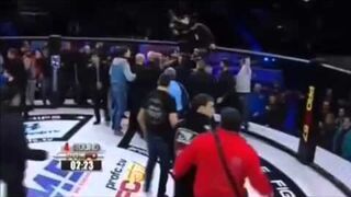 Nokaut, to jeszcze nie koniec. MMA w Rosji