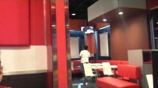 Kolacja w KFC z pornosem!