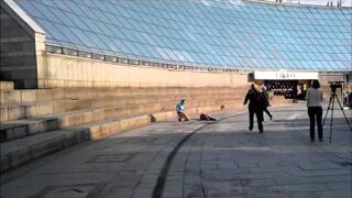 Zjazd na tyłkach po szklanym dachu...