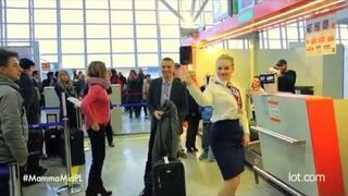 "MAMMA MIA!" wita półmilionowego pasażera Dreamlinera LOT-u!
