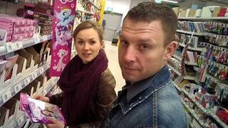 Kocham pani męża! Gość zaczepia ludzi na ulicy