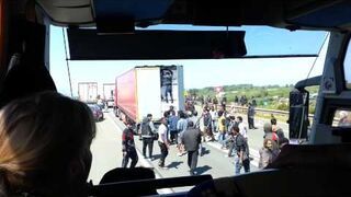 Szturm nielegalnych imigrantów na prom z Calais do Dover